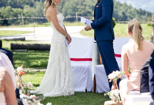 Braut und Bräutigam geben sich ihr Eheversprechen