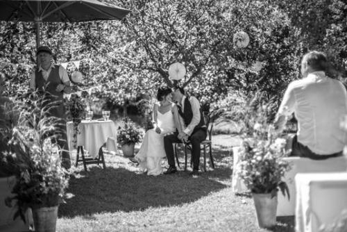 Hochzeit unter freiem Himmel mit Hochzeitsredner von Strauß & Fliege