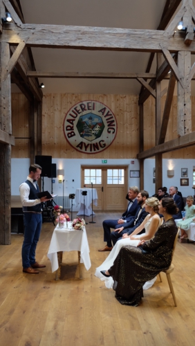 Freie Trauung in der Brauerei Aying | Freie TraurednerInnen | Strauß & Fliege