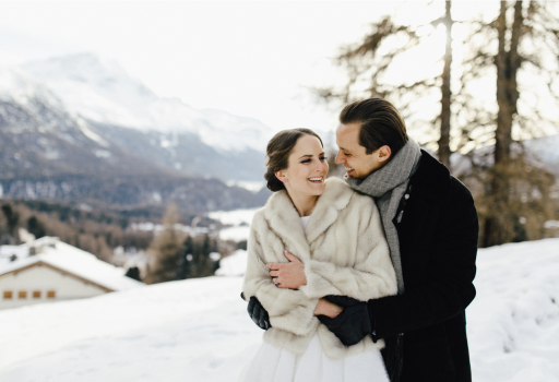 Freie Trauung im Schnee | Winterhochzeit mit Traurednern | Strauß & Fliege