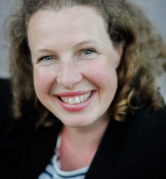 Schön, dass Du da bist, Elisa! Lernt Elisa Holz als Freie Rednerin auf Hochzeiten in München und Bayern kennen!