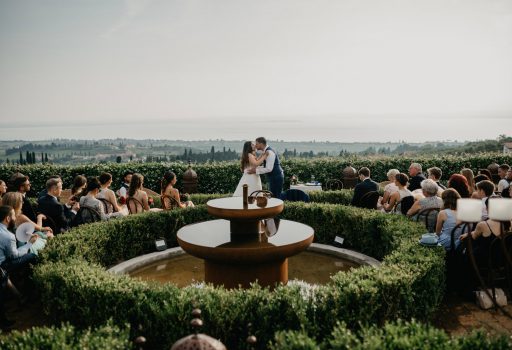 Hochzeit unter freiem Himmel mit Traurednern von Strauß & Fliege