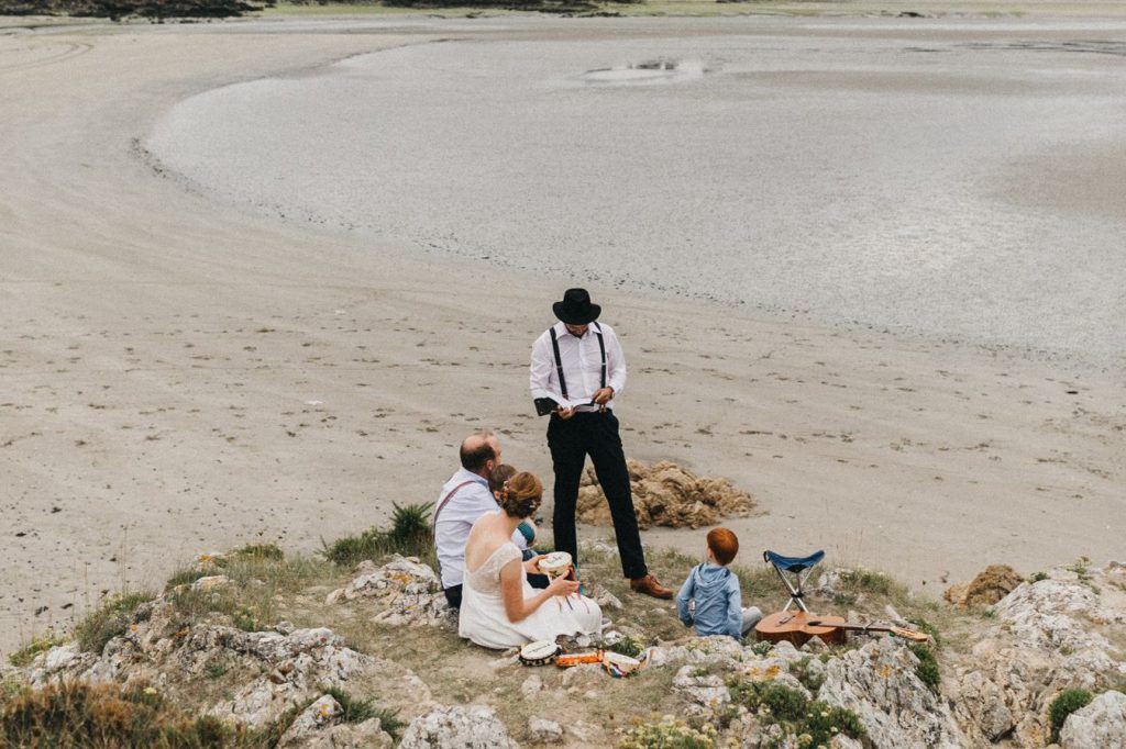 Elopement Trauzeremonie auf den Steilklippen der Bretagne