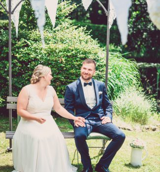 Mit Dieser Traurednerin Wird Eure Freie Trauung Berlin Einmalig Strauss Fliege