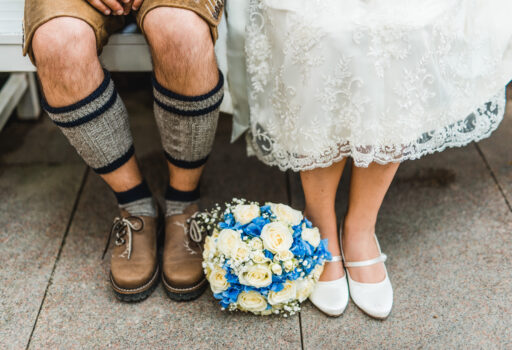 Brautstrauß blau | Blumenstrauß Trachtenhochzeit | Strauß & Fliege