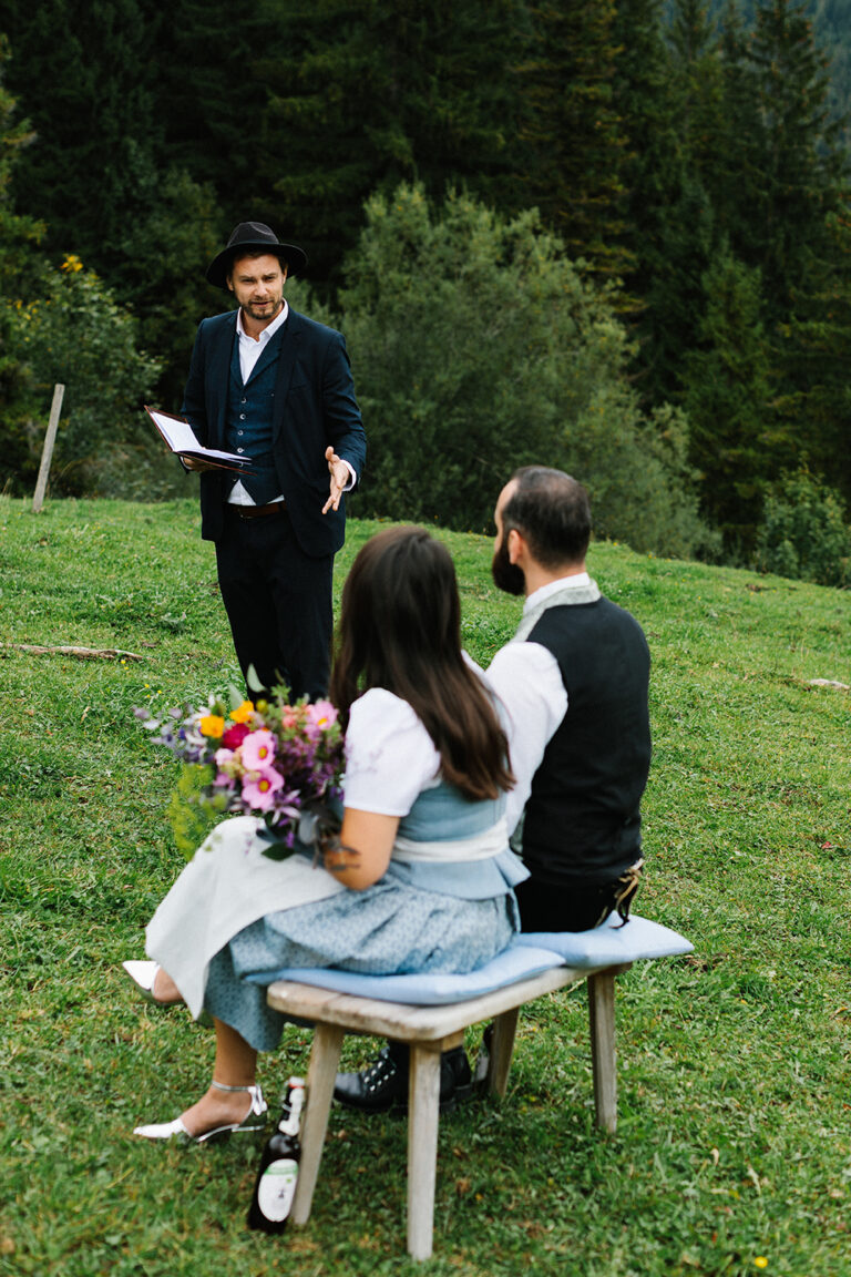 Freie Trauung Almbad Sillberghaus | Heiraten auf der Alm | Strauß & Fliege