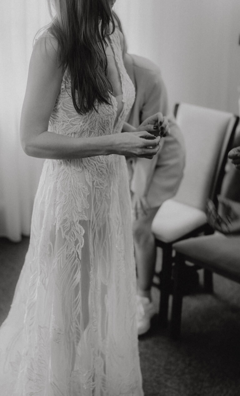 Braut Getting Ready | Freie Trauung in Berlin | Strauß & Fliege