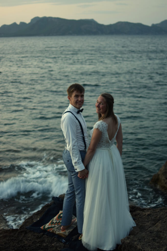 Elopement Mallorca: Freie Trauung im Ausland | Destination Wedding | Strauß & Fliege