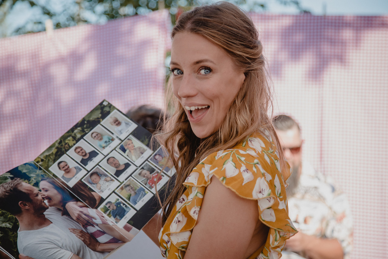 Geschenk zur Hochzeit | Fotoalbum als Gastgeschenk, Spiel und zur Erinnerung | Strauß & Fliege