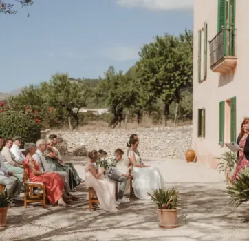 Destination Wedding: Freie Trauung im Ausland – was wirklich trägt, wenn ihr weit weg Ja sagt