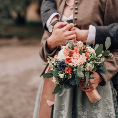 Brautstrauß Trachtenhochzeit | Blumenstrauß freie Trauung| Strauß & Fliege