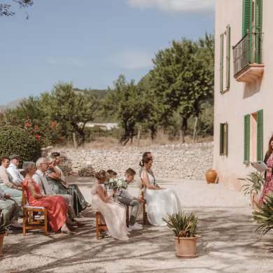 Freie Trauung in einer Finca auf Mallorca mit Traurednerin Antje Steingräber | Strauß & Fliege