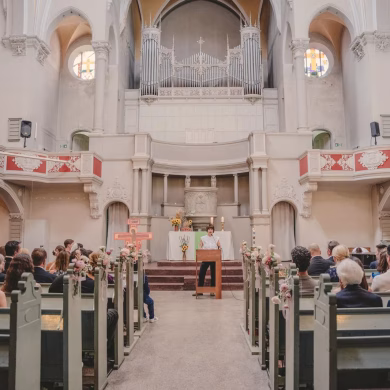 Freie Trauung mit Traurednerin Katharina Göbel im Stadtkloster Segen | Strauß & Fliege
