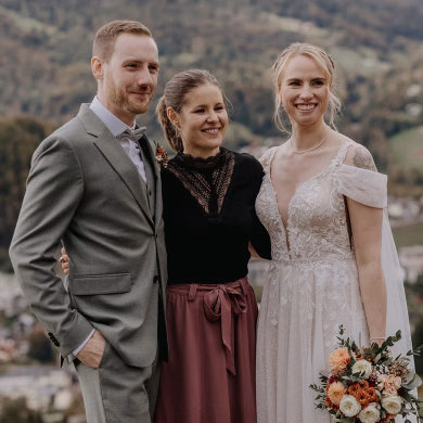 Freie Trauung mit Traurednerin Verena Lindner auf der Salzbergalm in Berchtesgarden | Strauß & Fliege