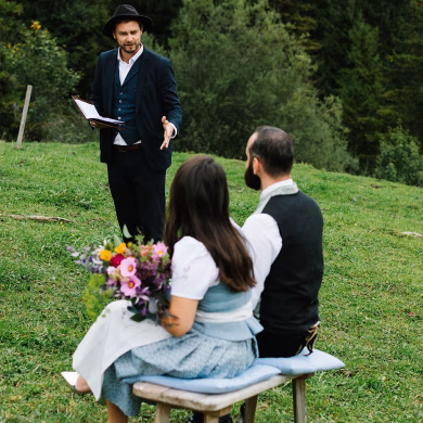 Freie Trauung Almbad Sillberghaus | Heiraten auf der Alm | Strauß & Fliege