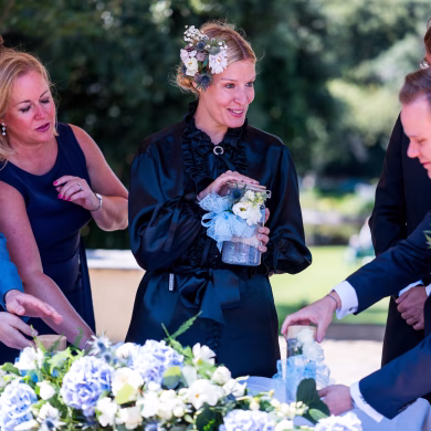 Free wedding ceremony in England with Carola Schmidt from Vienna
