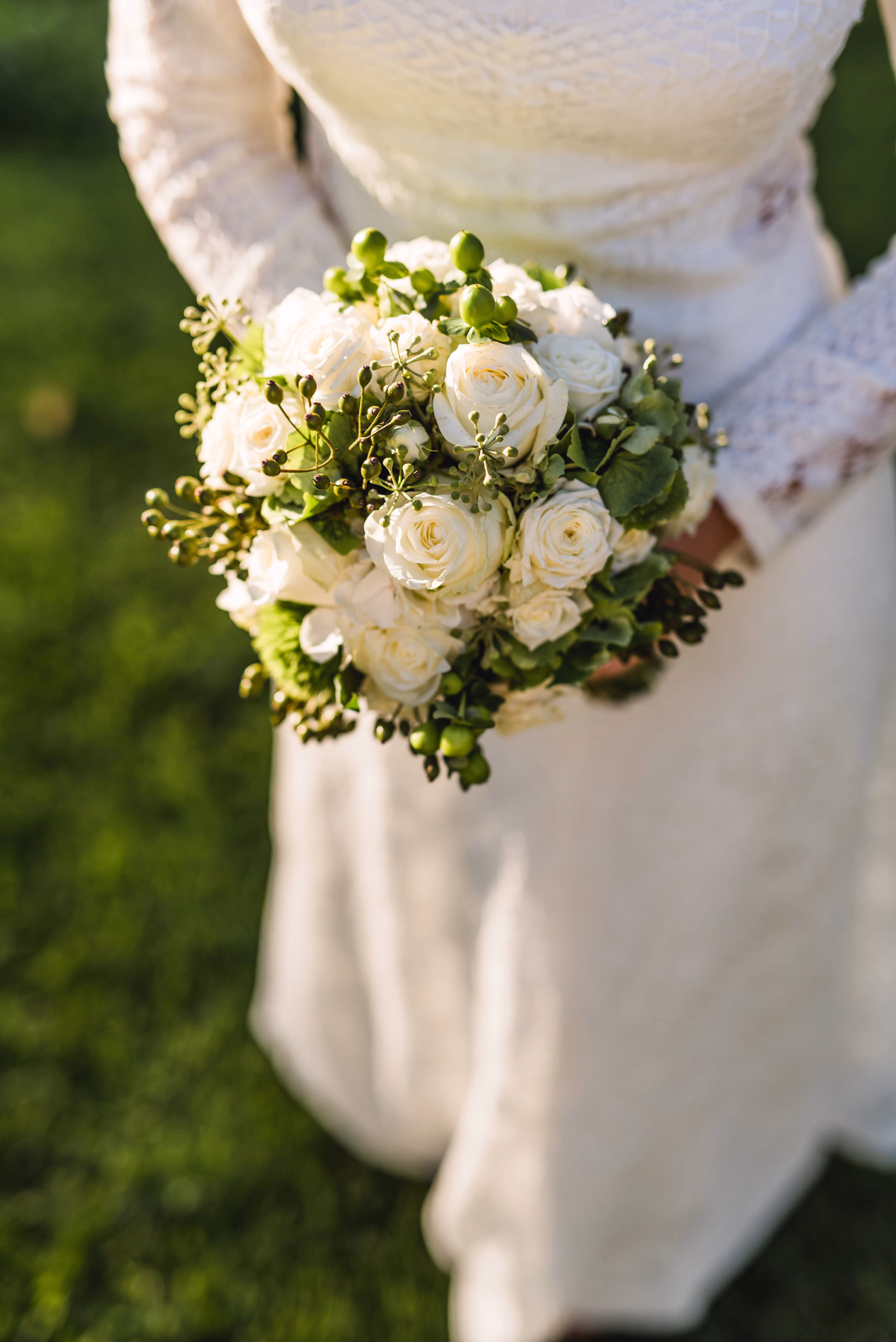 Brautstrauß weiß | Blumenstrauß Hochzeit | Strauß & Fliege