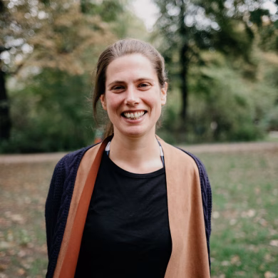 Linda ist Traurednerin in Berlin