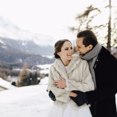 Freie Trauung im Schnee | Winterhochzeit mit Traurednern | Strauß & Fliege